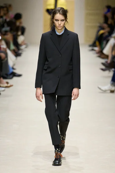 Look 3